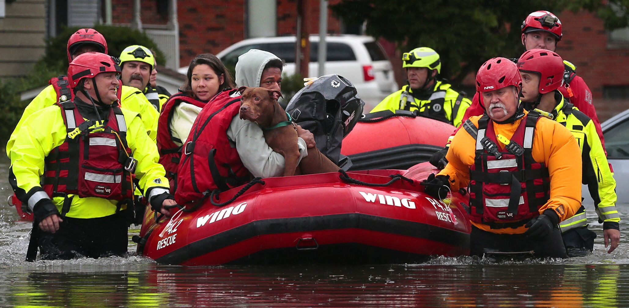 Flooding paralyzes St. Peters